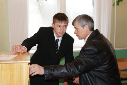 Сергей Иванович со своим учеником Петренко Андреем на областной олимпиаде